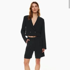 Aritzia The Effortless Short 7”